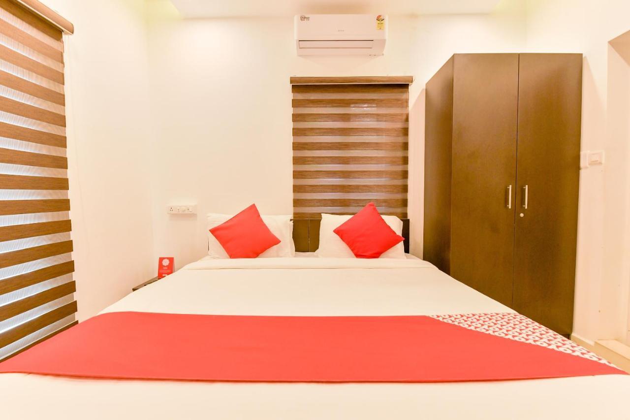 Vaccinated Staff - Oyo 15973 F Square Hotell Kochi Eksteriør bilde
