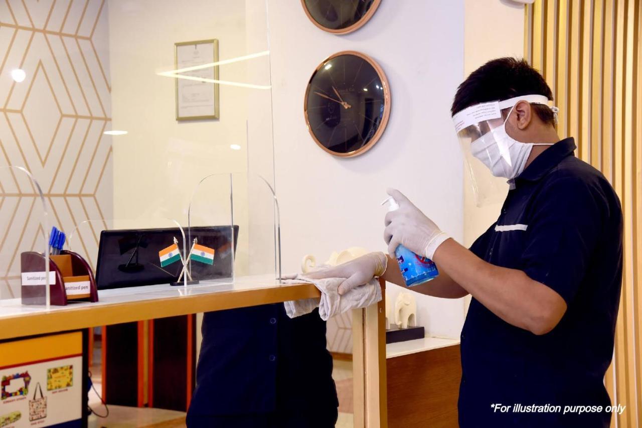 Vaccinated Staff - Oyo 15973 F Square Hotell Kochi Eksteriør bilde