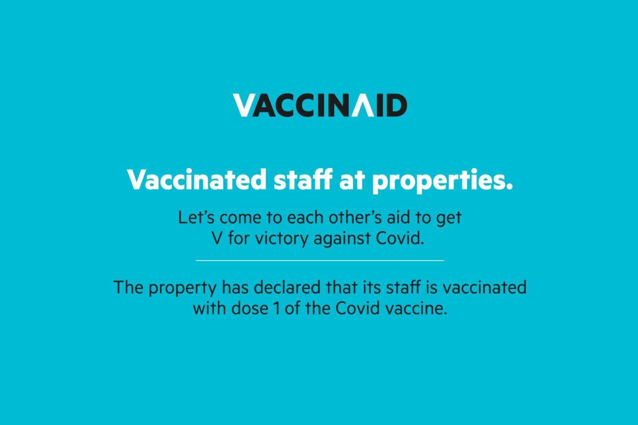 Vaccinated Staff - Oyo 15973 F Square Hotell Kochi Eksteriør bilde